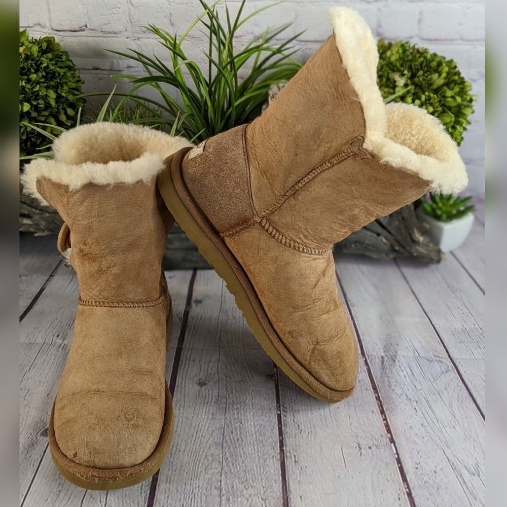 UGG Bailey Button II Boot - Picture 2 of 10